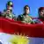 Irak Kurdinnen mit Flagge Kurdistans
