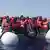 Italien Flüchtlinge werden von Hilfsorganisation Sea-Eye gerettet