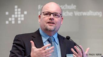 Prof. Dr. Thomas Grumke - Fachhochschule für öffentliche Verwaltung NRW