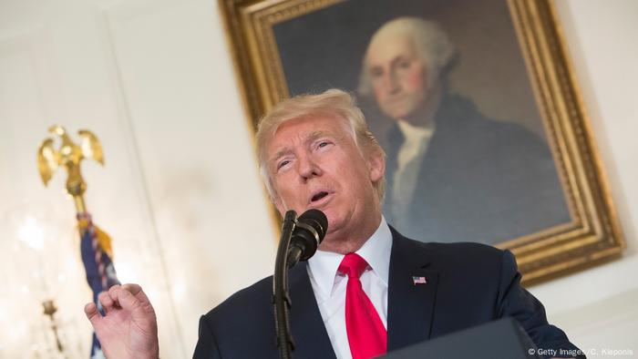 USA PK von Donald Trump zur rechten Gewalt in Charlottesville