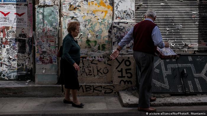 Много пенсионери в Гърция оцеляват с половината от предишните си