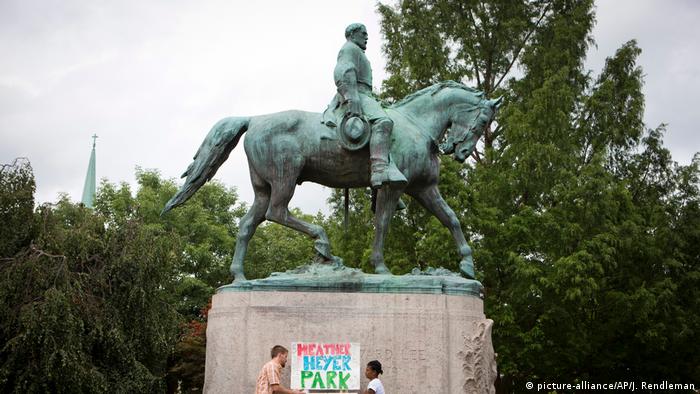 A monument to Confederate General Robert E. Lee in Charlottesville, Virginia