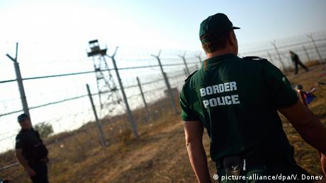 Държани под ключ и малтретирани на външната граница на ЕС