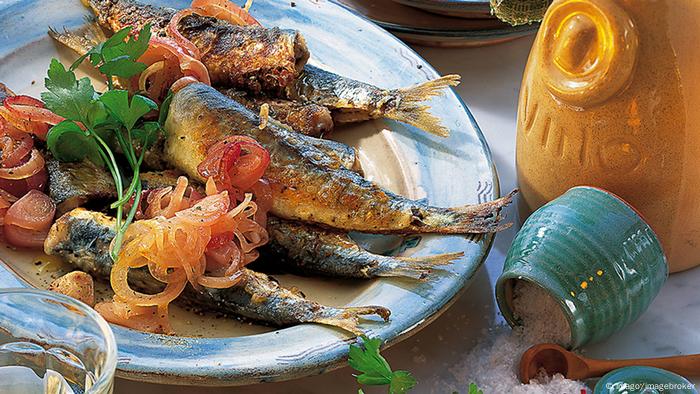 Marinierte Sardinen Sarde in Saor (Imago/imagebroker)