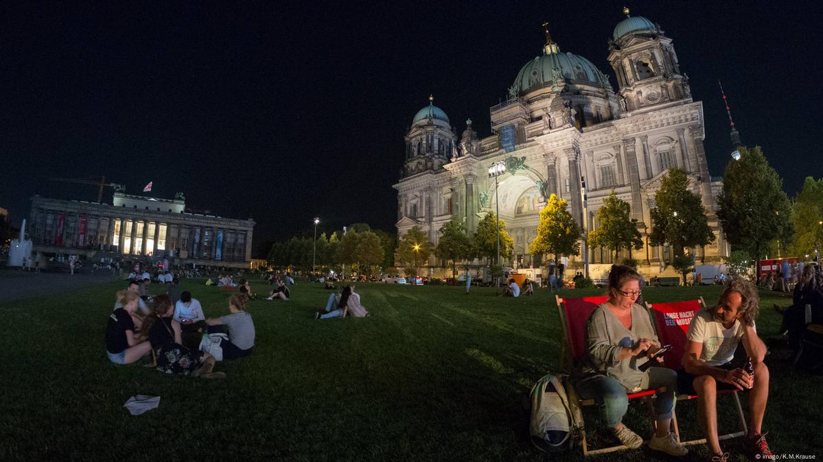 Berlin Long Night Of Museums Celebrates Its 20th Year – DW – 08/18/2017