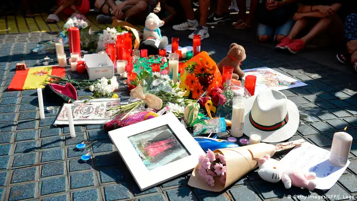 Spanien Anteilnahme Trauer nach Terroranschlag in Barcelona (Getty Images/AFP/J. Lago)