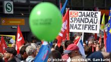 В Берлине антифашисты перекрыли маршрут неонацистского марша