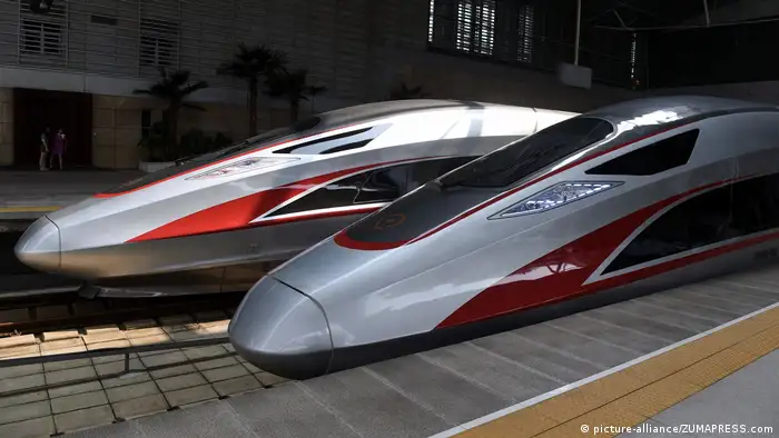 China's Fuxing Hao trains (picture-alliance/ZUMAPRESS.com)