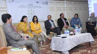 DW Akademie - Farzana Ali spricht beim Abschlusspanel The Role of Government, Media and Citizens for Enhanced Access to Information and Public Participation” am 16. August in Islamabad