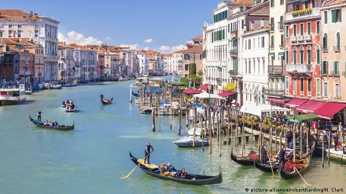 Italien Venedig - Grand Canal (picture-alliance/robertharding/N. Clark)