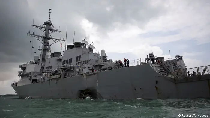 Singapur USS John S. McCain nach Kollision