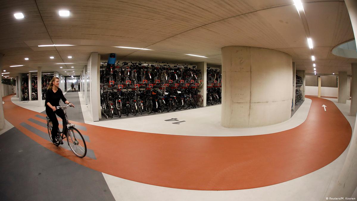 Silicium Vooruitzien boog Utrecht opens 'world's biggest' bicycle garage – DW – 08/22/2017