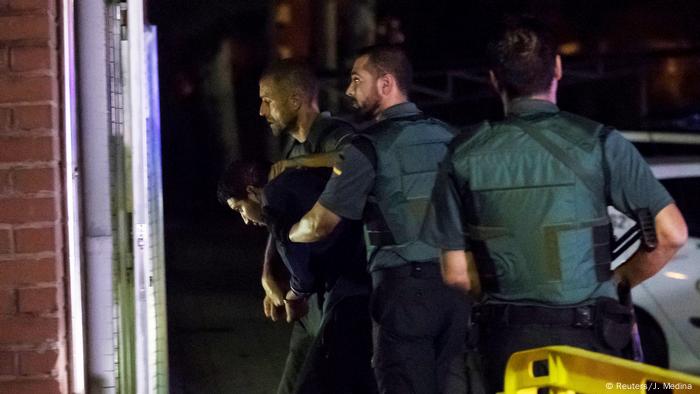 Spain Police In Barcelona Shoot Knife Attacker News Dw 20 08 2018