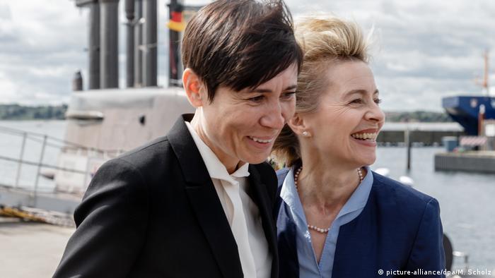 Deutschland | Verteidigungsministerinnen Ursula von der Leyen und Ine Marie Eriksen Soreide besuchen U-Boot-Ausbildungszentrum