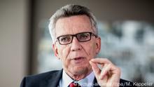 Bundesinnenminister Thomas de Maiziere (CDU), aufgenommen während eines Interviews am 23.08.2017 in Berlin. Foto: Michael Kappeler/dpa | Verwendung weltweit