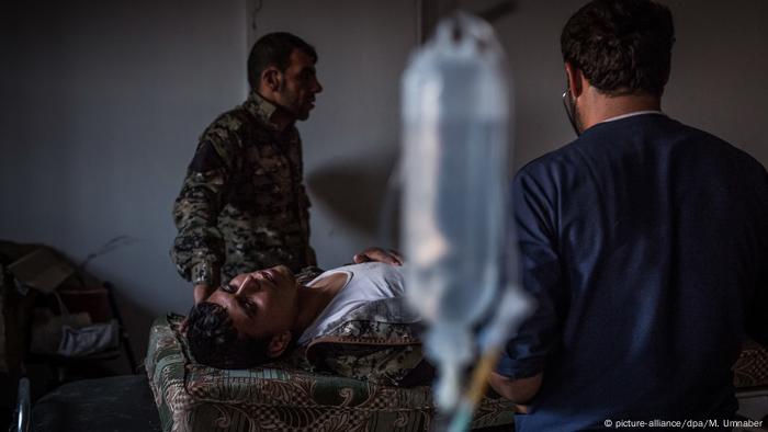 5. Bildergalerie Syrien Kriegsreportage aus der Todesfalle Rakka (picture-alliance/dpa/M. Umnaber)
