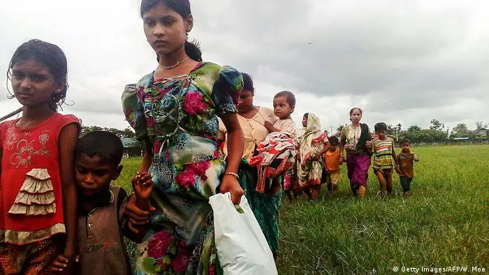 Myanmar Kämpfe Flucht Rohingyas nach Bangladesch (Getty Images/AFP/W. Moe)