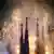 Die Türme der Kathedrale im Feuerwerk (Foto: AP)