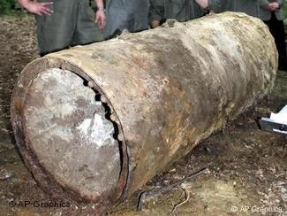 Foto de una bomba de la II Guerra Mundial hallada en Berlín. Foto de una bomba de la II Guerra Mundial hallada en Berlín.