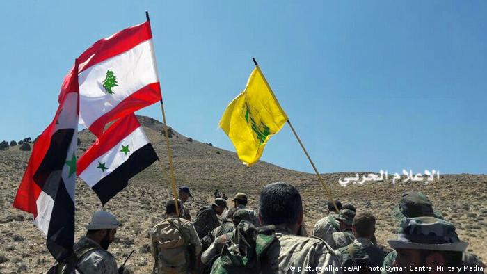 IS Abzug aus dem Libanon Vormarsch der Hisbollah Kämpfer aus Syrien (picture-alliance/AP Photo/Syrian Central Military Media)
