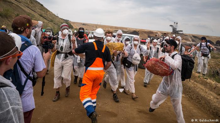 Deutschland | Proteste gegen den Abbau von Braunkohle (M. Goldschmidt)