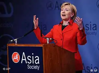 希拉里·克林顿13日在纽约的亚洲协会讲话，谈到朝鲜问题和台海关系