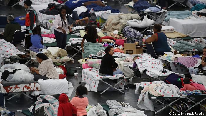 Шторм Харві - новини Техасу - Тіснява серед техасців