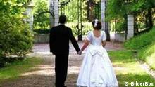 الزواج السياحي ـ عندما يتحول الحب إلى تذكرة سفر للعبور إلى أوروبا!
