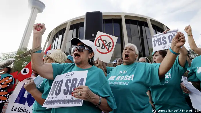 USA Merced Leyua und Lydia Balderas (picture-alliance/AP Photo/E. Gay)