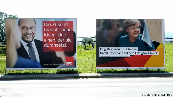 Deutschland Wahlplakate Schulz Merkel (picture-alliance/F. May)