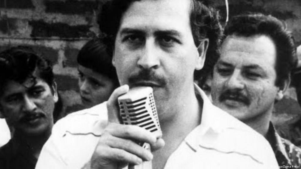 Enfatizar aluminio bobina Hallan una nueva "caleta" de Pablo Escobar donde se escondían 18 millones  de dólares | Colombia en DW | DW | 23.09.2020