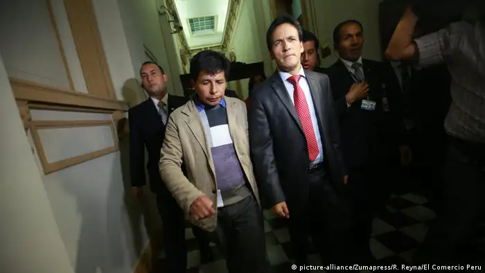 Peru Pedro Castillo, Vorgesetzte der Gewerkschaft (picture-alliance/Zumapress/R. Reyna/El Comercio Peru)