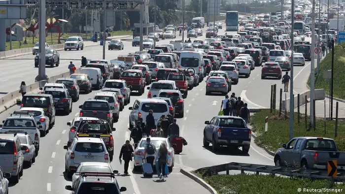 Chile Taxifahrer blockieren Flughafen in Santiago de Chile (Reuters/Stringer)