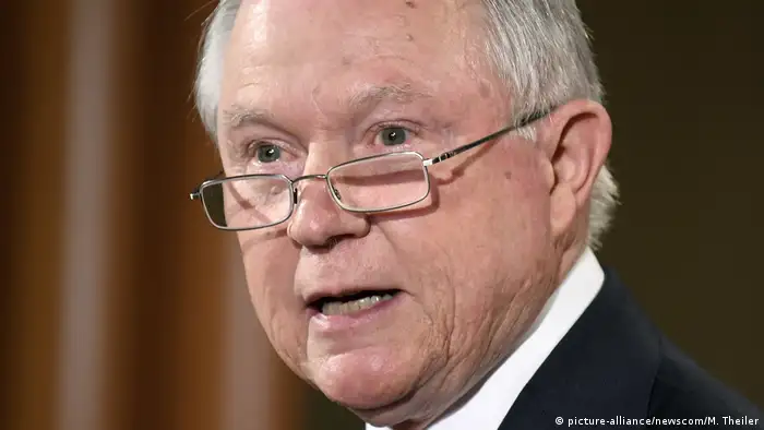 USA | Pressekonferenz Justizminister Jeff Sessions über DACA-Programm (picture-alliance/newscom/M. Theiler)