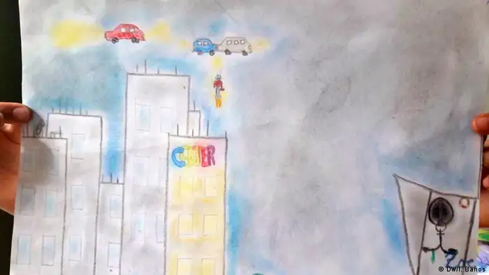 Kids4Climate Kind zeichnet Hochhäuser, fliegende Autos und Abgase (DW/I. Banos)