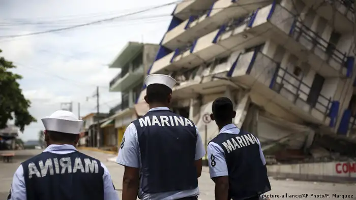 Mexiko Erdbeben (picture-alliance/AP Photo/F. Marquez)