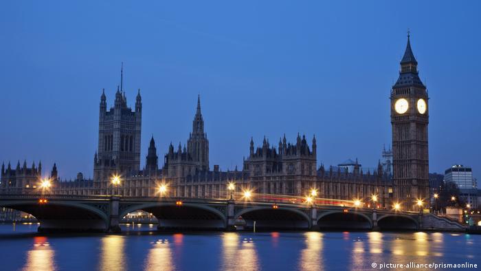 Westminster Bridge and the Houses of Parliament in London
