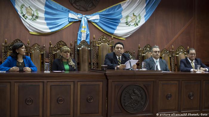 Guatemala | Richter des Verfassungsgerichtes Gloria Porras, Dina Ochoa, Jose Francisco De Mata Vela, Bonerge Mejia, Neftaly Aldana Herrera
