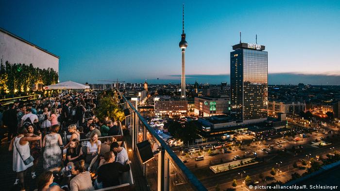 Berlins Schonste Rooftop Bars Alle Multimedialen Inhalte Der Deutschen Welle Dw 13 09 17