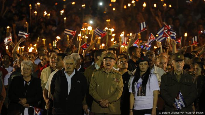 Raúl Castro, José Mujica y Lucía Topolansky