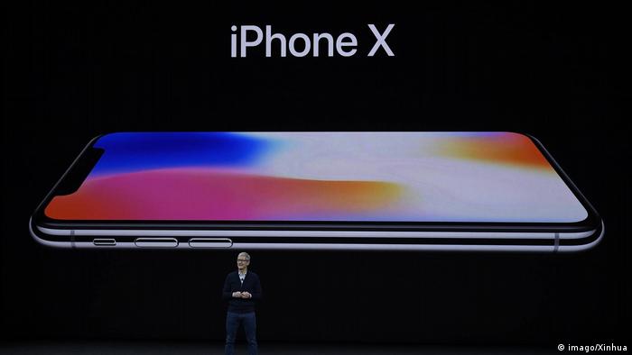 USA Tim Cook stellt das neue iPhone X vor (imago/Xinhua)