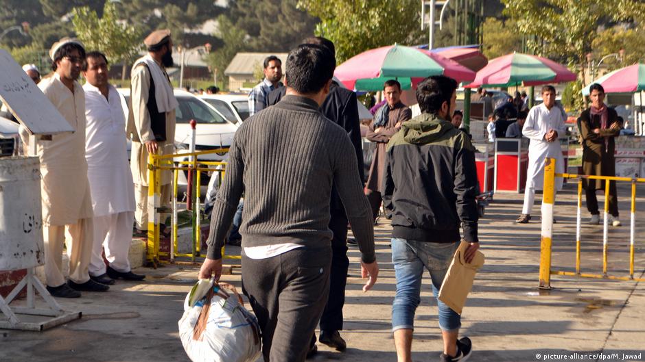 O pesadelo dos deportados da Europa no Afeganistão | Notícias internacionais e análises | DW - Vimarsana News