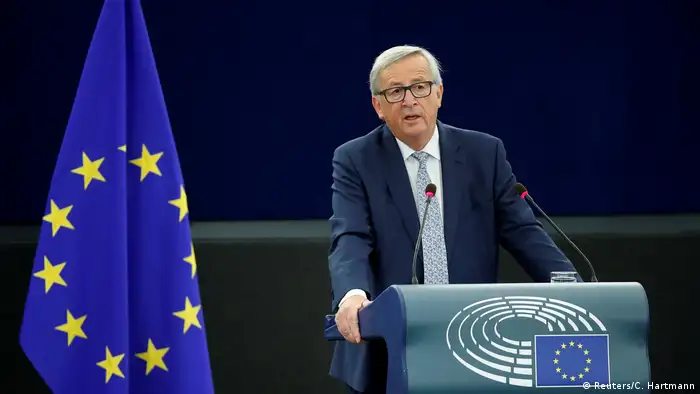 Ante el Parlamento Europeo el presidente de la Comisión, Jean-Claude Juncker, propuso una más rápida introducción del euro y Schengen a todos los países del bloque, también en los más pobres como Rumanía y Bulgaria. 13.09.2017