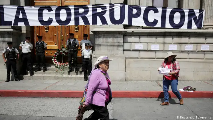 Guatemala Proteste gegen Korruption in Guatemala Stadt (Reuters/L. Echeverria)