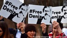 28.02.2017 +++
People hold placards with hashtag #FREEDENIZ to protest the detantion of German journalist Deniz Yucel in front of Turkish embassy in Berlin on February 28, 2017. The investigative detention against Yuecel in Turkey has sparked indignation in the government, parties, and journalist associations in Germany. Yucel, 43, was detained on February 18 and his apartment searched in connection with news reports on an attack by hackers on the email account of Turkey's energy minister. Yucel originates from Floersheim. / AFP / John MACDOUGALL (Photo credit should read JOHN MACDOUGALL/AFP/Getty Images)