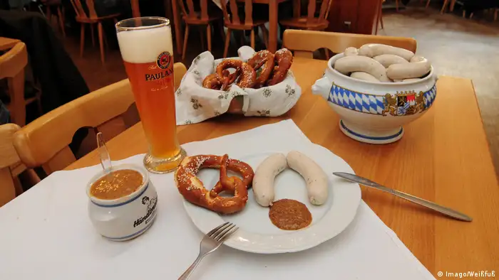 Bayerisches Weißwurstfrühstück (Imago/Weißfuß)