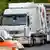 Полиция во Франкфурте-на-Одере досматривает грузовик, перевозивший нелегалов