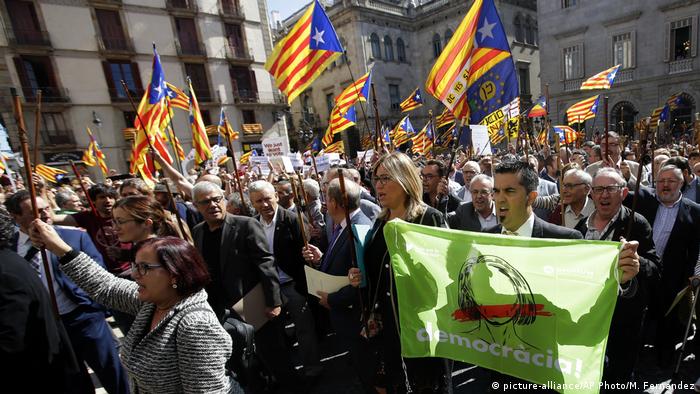 Spanien katalanische Bürgermeister für Unabhängikeitsreferendum