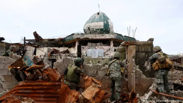 Marawi Philippinen Zusammenstöße Soldaten Islamismus (picture-alliance/AA/J.Maitem)