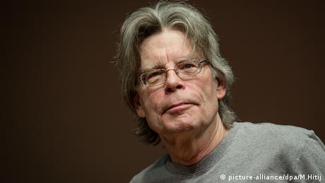 Picture of a man wearing spectacles identified as American horror genre author Stephen King